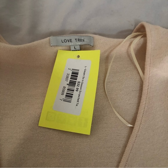 Love Tree blouse (Boutique) - Picture 2 of 5